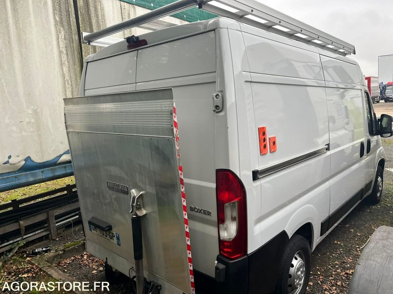 Furgón Peugeot Boxer 165CV L2H2 avec Hayon et Galerie - 2023 - 90000 Kms