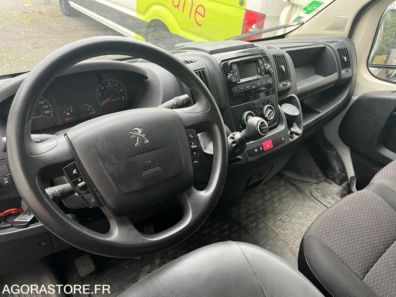 Furgón Peugeot Boxer 165CV L2H2 avec Hayon et Galerie - 2023 - 90000 Kms