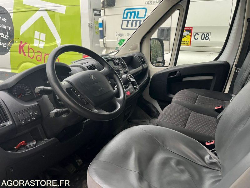 Furgón Peugeot Boxer 165CV L2H2 avec Hayon et Galerie - 2023 - 90000 Kms