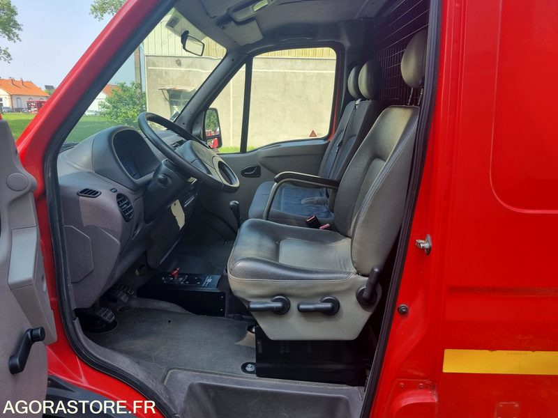 Furgón RENAULT MASTER L2H2 - CL 646 AB - 118636 Kms
