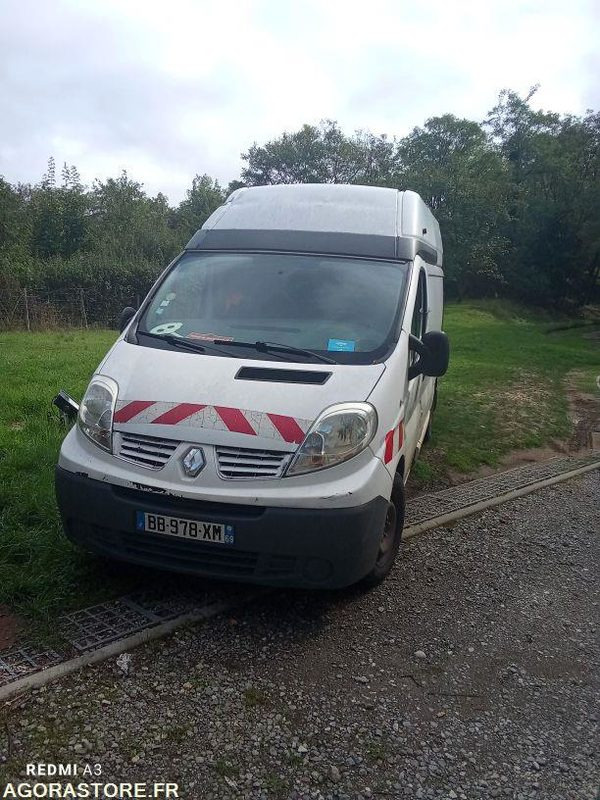 Furgón RENAULT TRAFIC