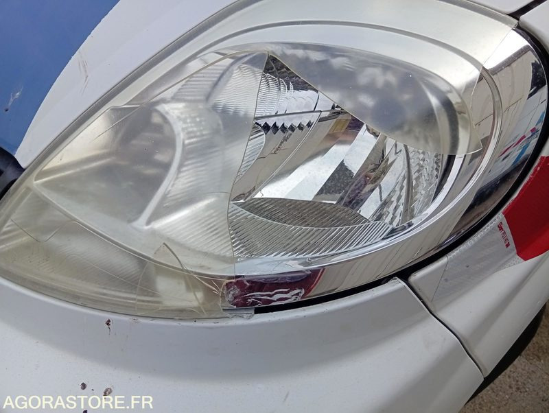 Furgón RENAULT TRAFIC 211200kms - 2006