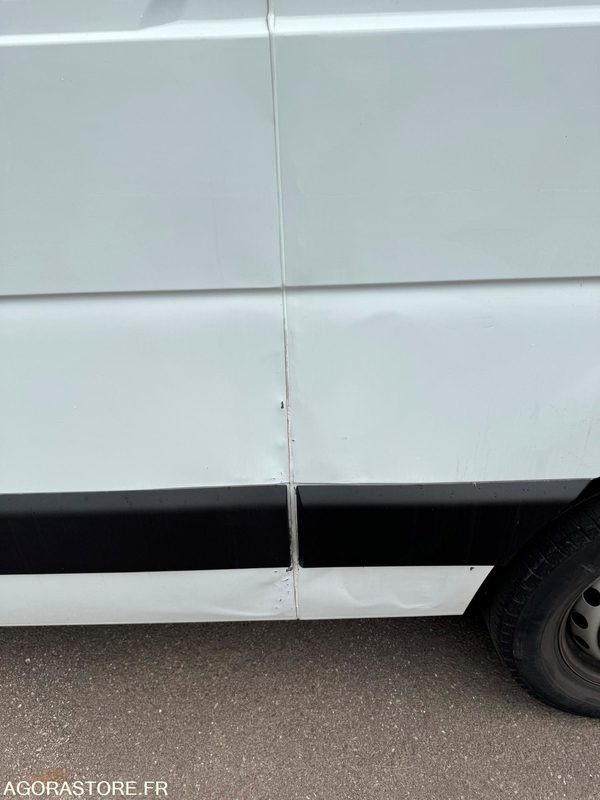 Furgón Renault Master 3 L2H2 Fourgon tôlé 2.3dci traction 130ch