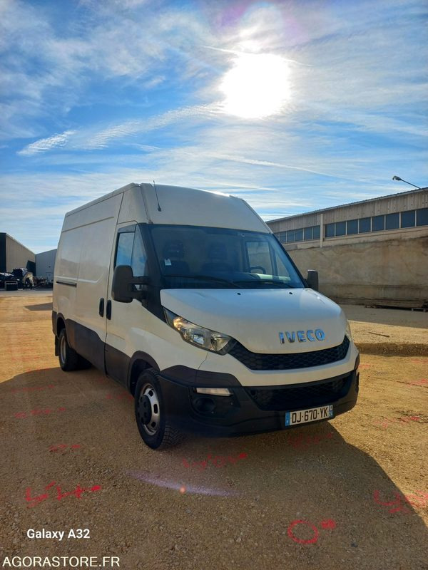 Furgón fourgon iveco
