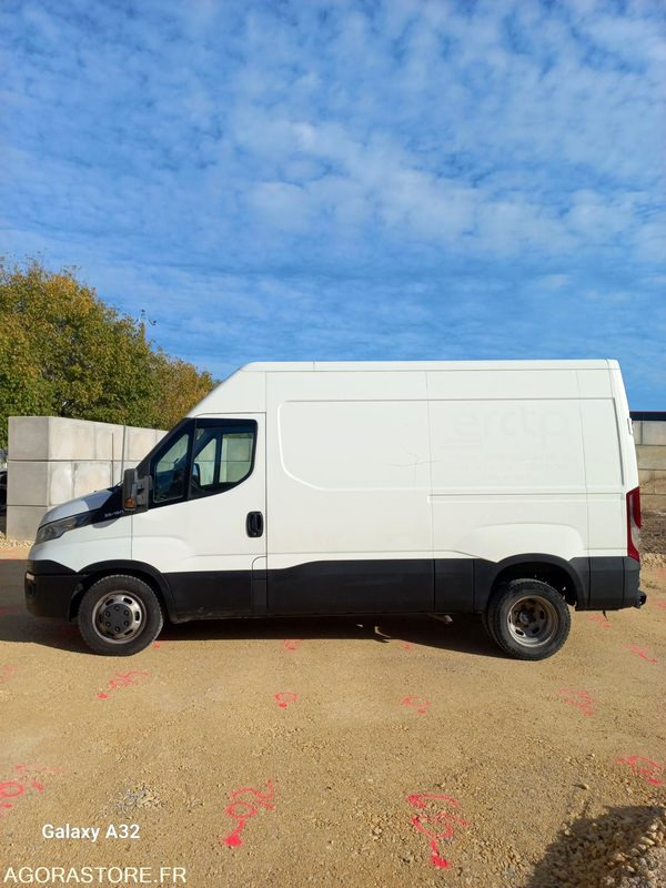 Furgón fourgon iveco