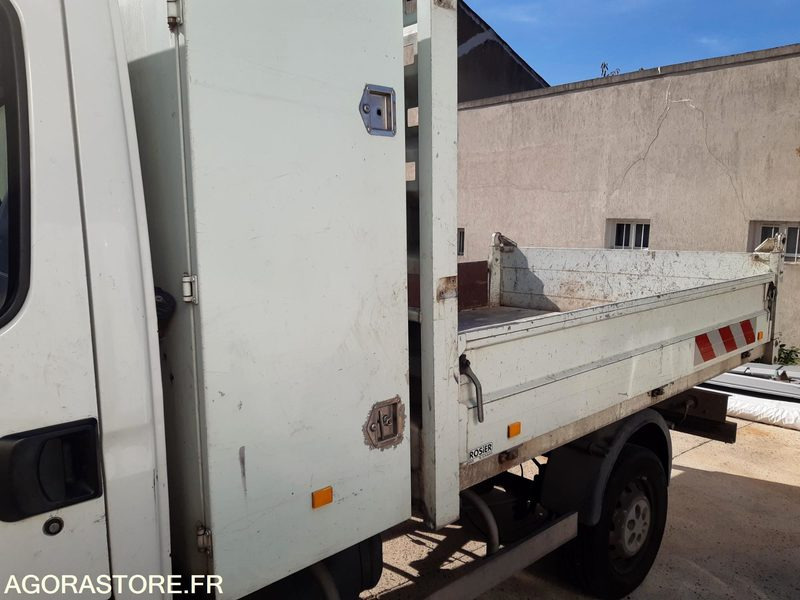 Furgoneta basculante IVECO BENNE DANS L'ETAT