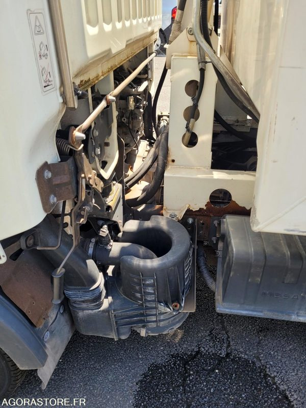 Furgoneta basculante Mini benne à ordures ménagères NISSAN DIESEL CQ-593-HA - VIN VWASNFF24C3149883