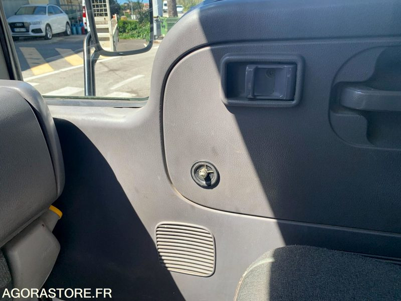 Furgoneta basculante Nissan Cabstar - 2006 - 127 000 kms - 532 BSH 06