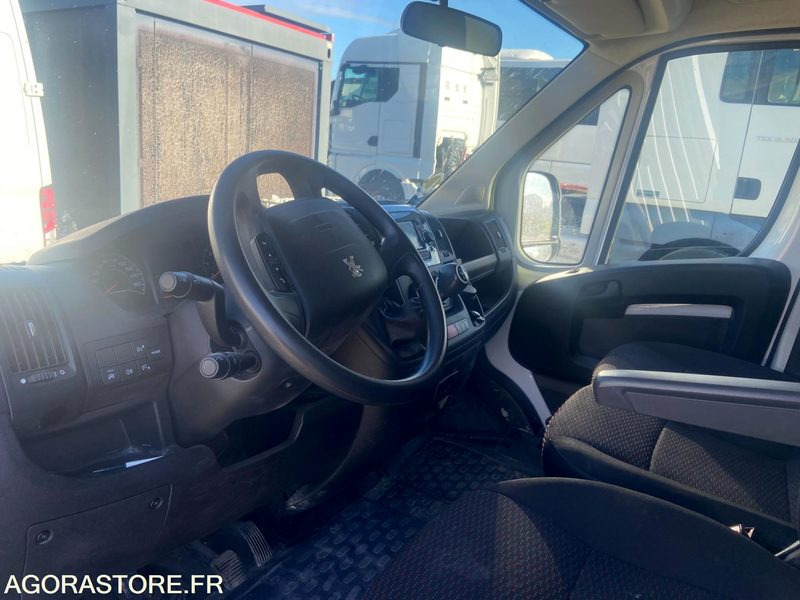 Furgoneta basculante PEUGEOT BOXER BENNE - 2023 - 110500 Kms