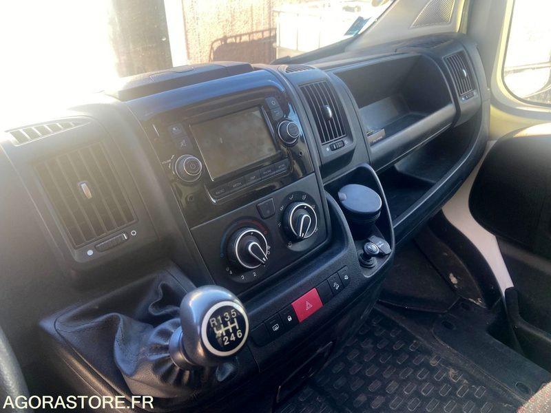 Furgoneta basculante PEUGEOT BOXER BENNE - 2023 - 110500 Kms