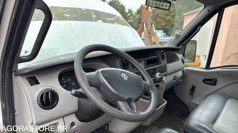 Furgoneta basculante RENAULT 56ANA1 - 2007 - 124295 KM
