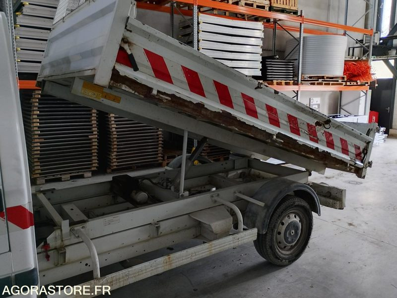 Furgoneta basculante RENAULT MASTER BENNE