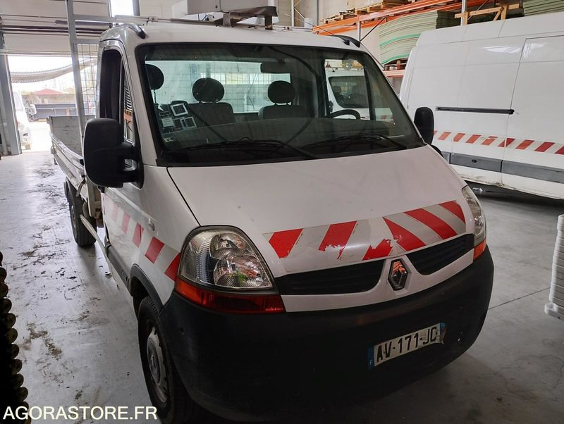 Furgoneta basculante RENAULT MASTER BENNE