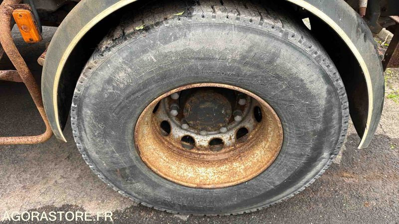 Furgoneta basculante RENAULT PREMIUM - 2006 - 133601 KM