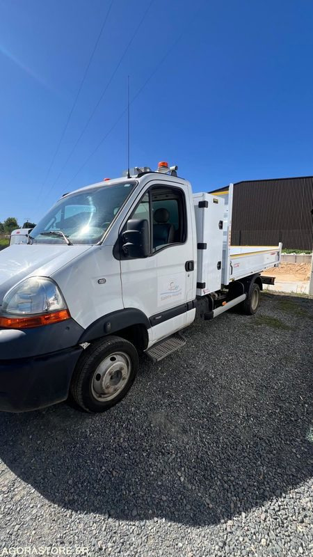 Furgoneta basculante Renault master benne