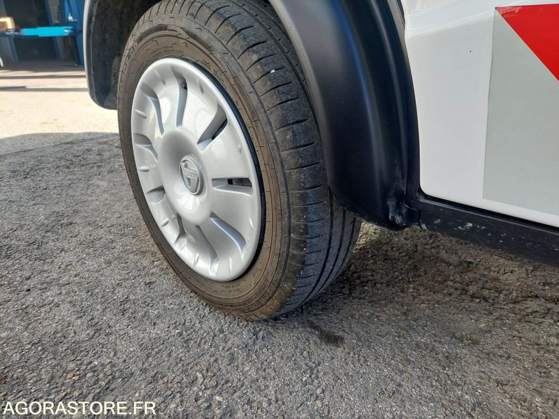 Furgoneta basculante Véhicule sans permis AIXAM D-TRUCK benne espace vert