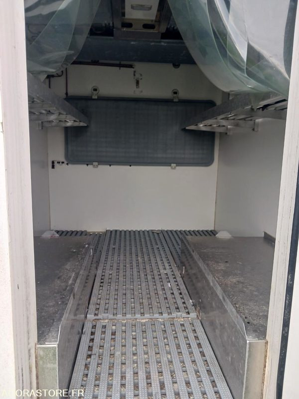 Furgoneta frigorifica OPEL VIVARO FRIGORIFIQUE - 2017 - 159600KM