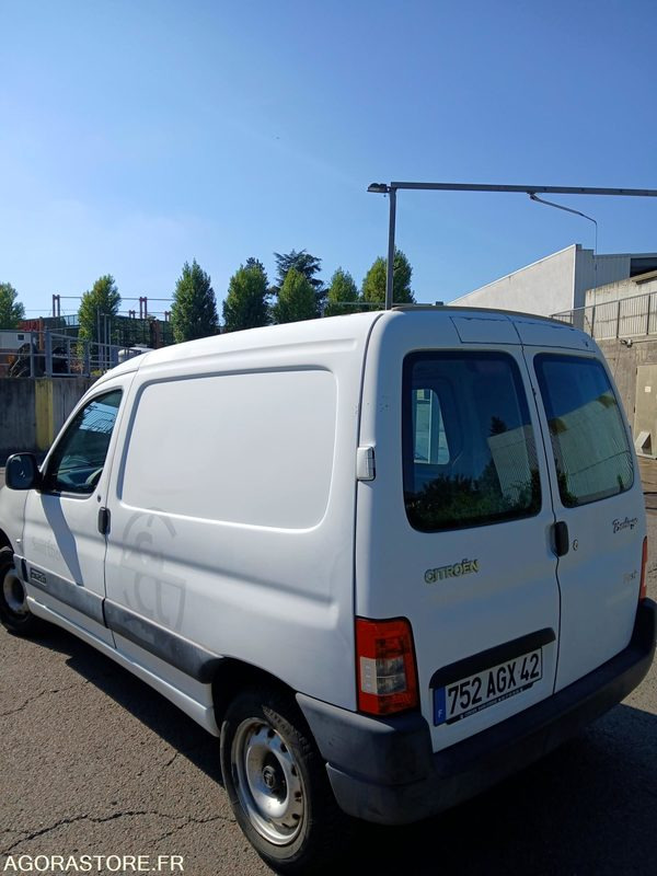 Furgoneta pequeña Citroën Berlingo 752-AGX-42
