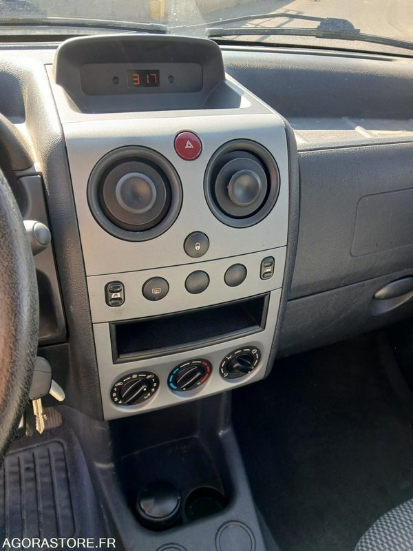 Furgoneta pequeña Citroën Berlingo 752-AGX-42
