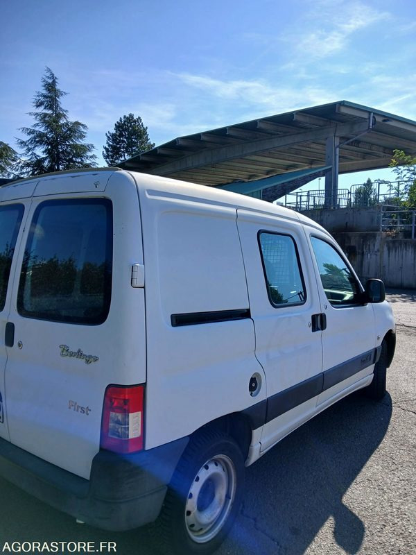 Furgoneta pequeña Citroën Berlingo 752-AGX-42