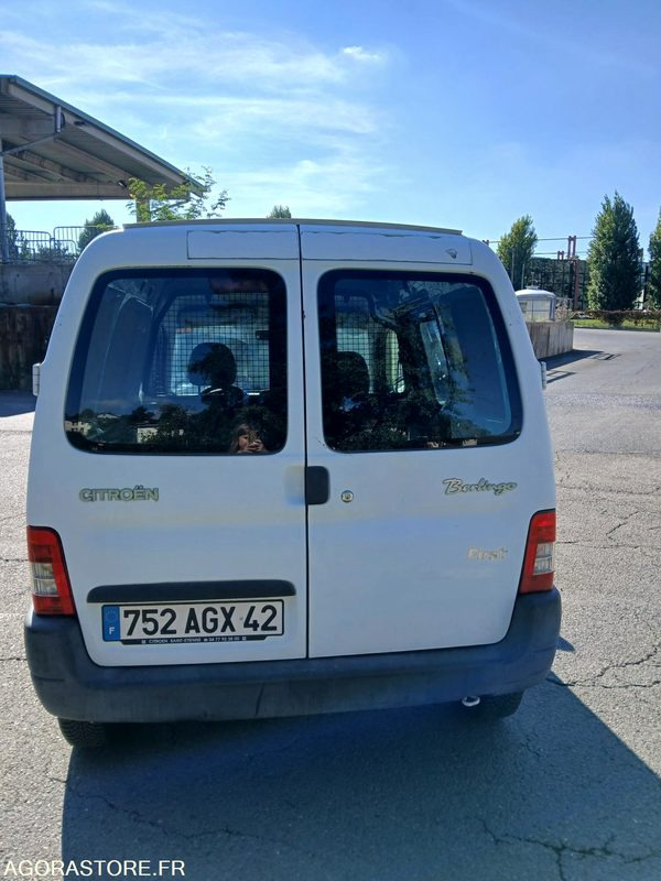 Furgoneta pequeña Citroën Berlingo 752-AGX-42