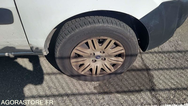 Furgoneta pequeña FIAT DOBLO CARGO - 2007 - 98427KM - 718 AWC 67