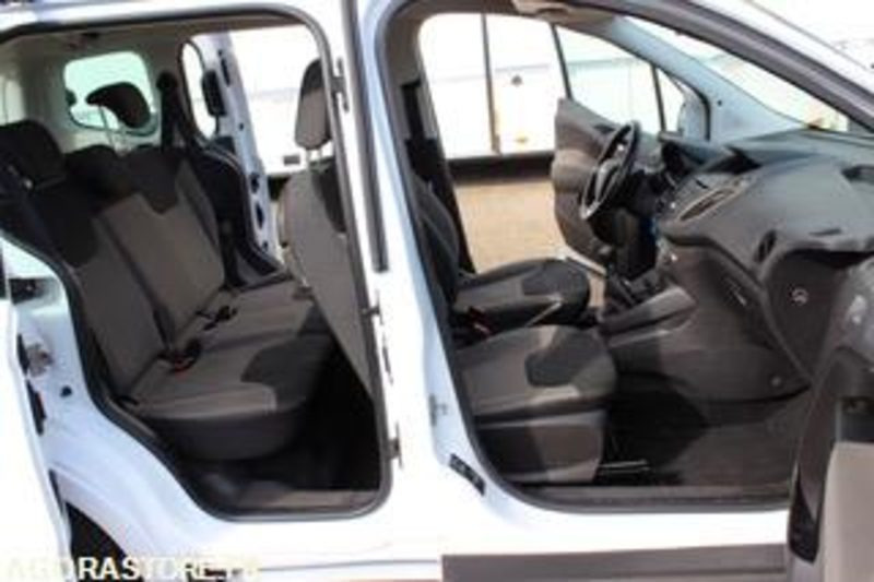Furgoneta pequeña FORD TOURNEO - 2017 - 195 671 KMS - EP867FZ