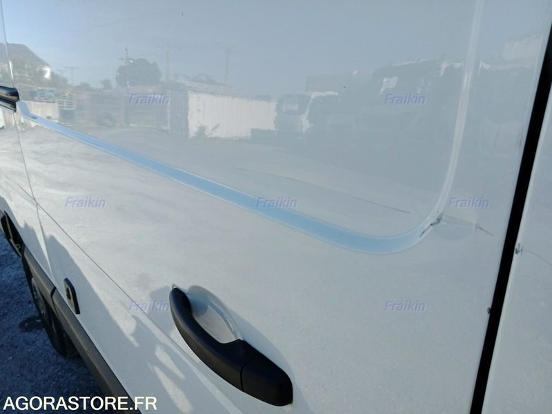 Furgoneta pequeña FOURGON RENAULT MASTER RT TRUCKS - 2018 / 156465 KM - ET577DX
