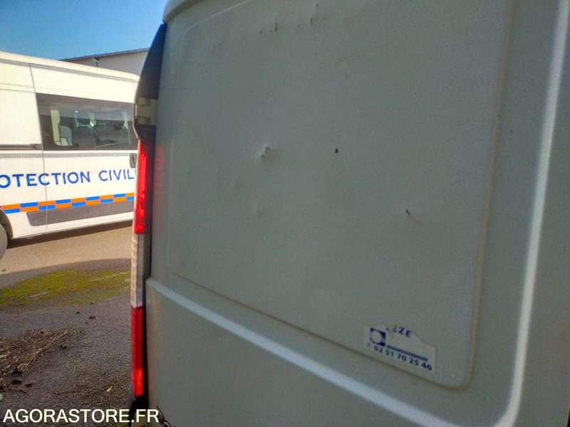 Furgoneta pequeña Fiat Doblo Essence et GNV