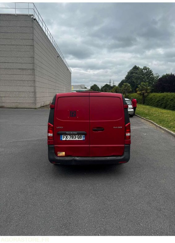 Furgoneta pequeña MERCEDES VITO - 370000 kms - 2015 (2774)