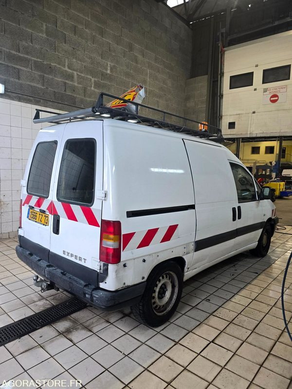 Furgoneta pequeña PEUGEOT EXPERT