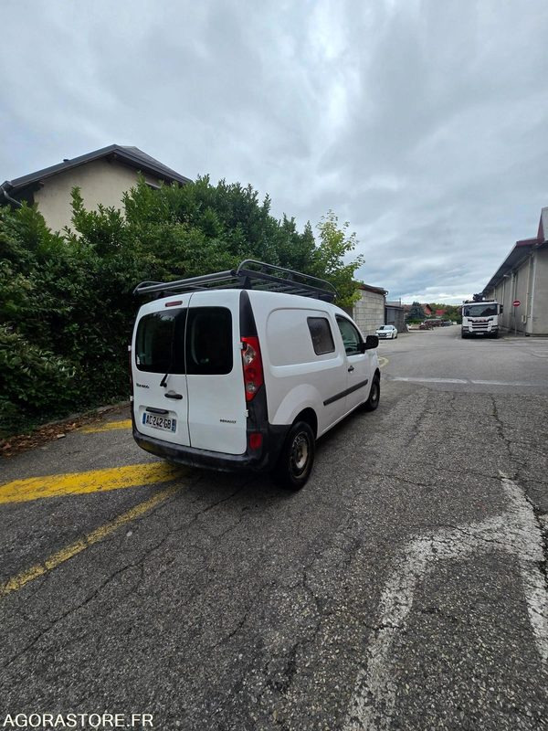 Furgoneta pequeña RENAULT KANGOO