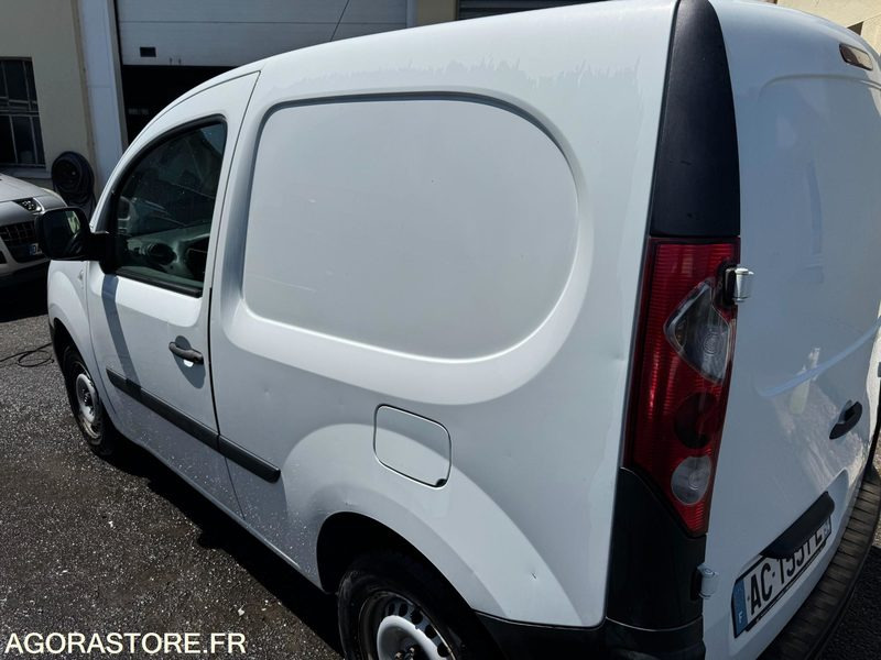 Furgoneta pequeña RENAULT KANGOO - 2009 - 115 000km