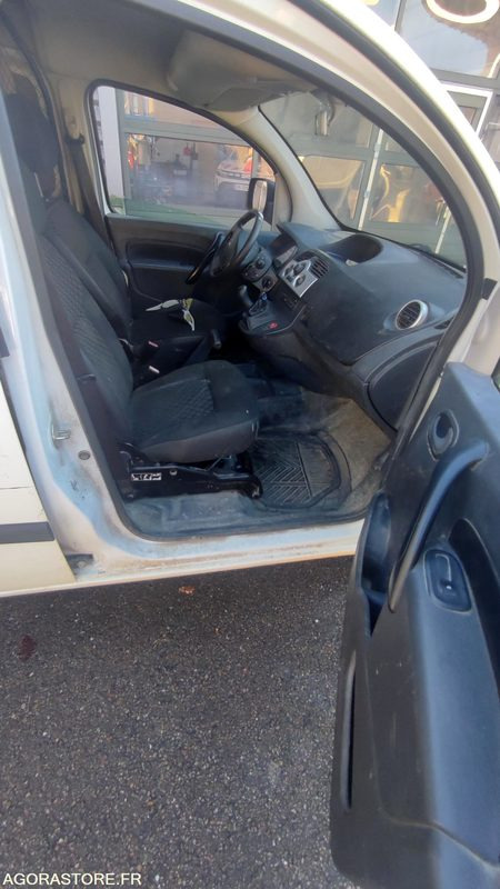 Furgoneta pequeña RENAULT Kangoo - 2012 - 231542km