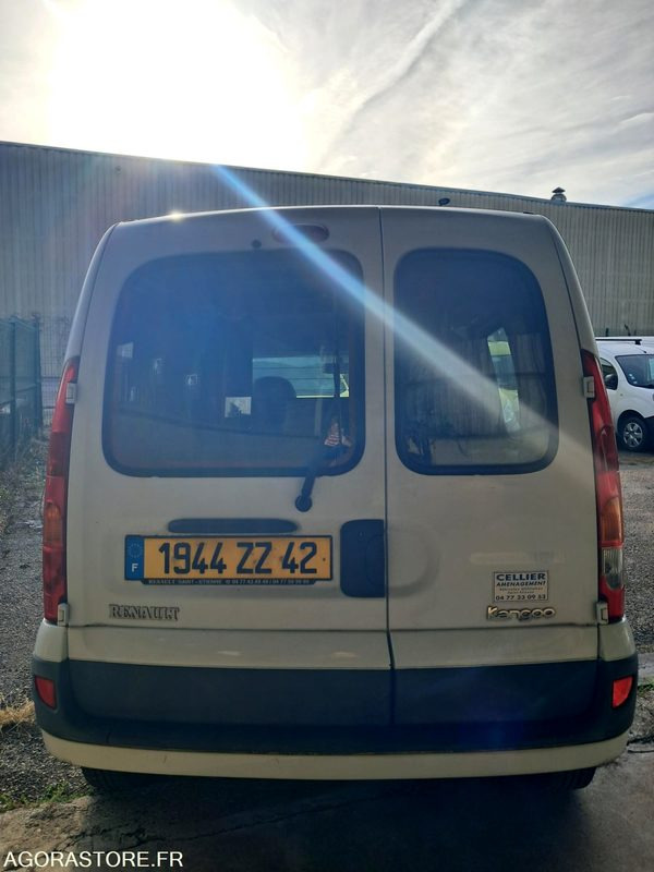 Furgoneta pequeña Renault Kangoo - 2006 - 75766kms - 1944 ZZ 42