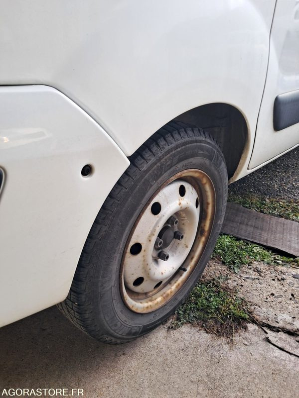 Furgoneta pequeña Renault Kangoo - 2006 - 75766kms - 1944 ZZ 42