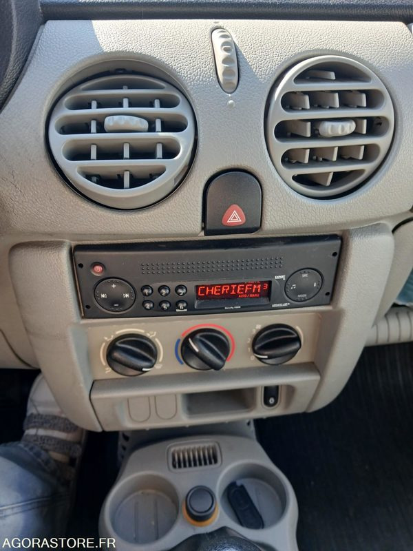Furgoneta pequeña Renault Kangoo 648 ABJ 42