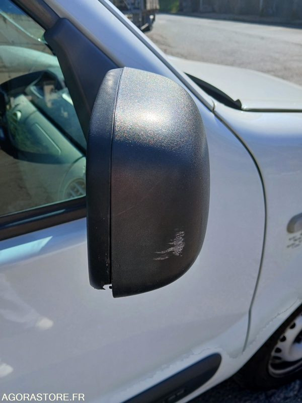 Furgoneta pequeña Renault Kangoo 648 ABJ 42