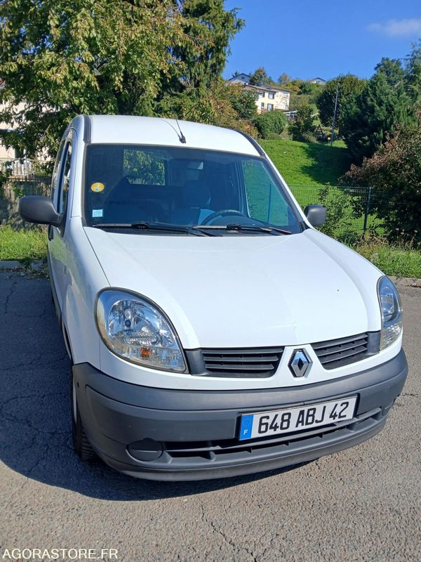 Furgoneta pequeña Renault Kangoo 648 ABJ 42