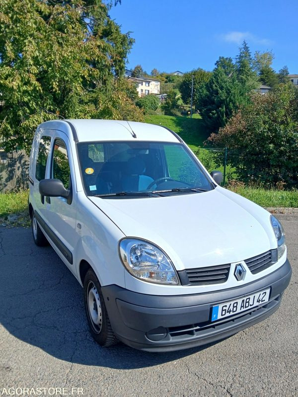 Furgoneta pequeña Renault Kangoo 648 ABJ 42