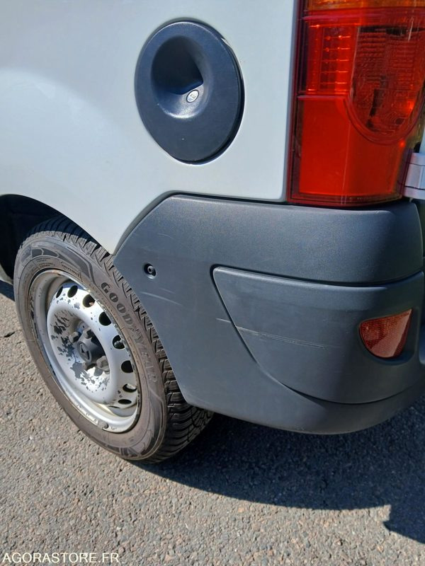 Furgoneta pequeña Renault Kangoo 648 ABJ 42
