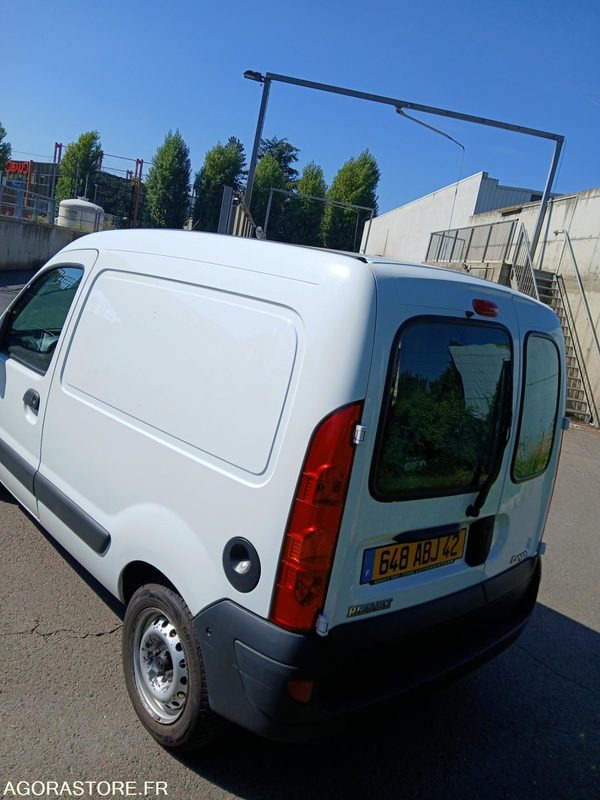 Furgoneta pequeña Renault Kangoo 648 ABJ 42