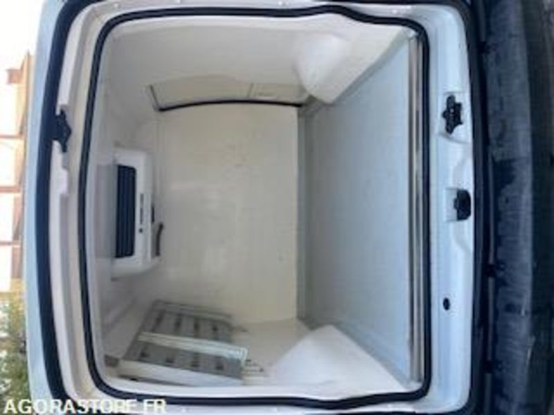 Furgoneta pequeña kangoo renault