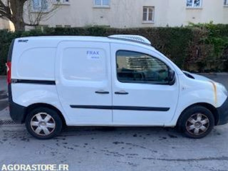 Furgoneta pequeña kangoo renault