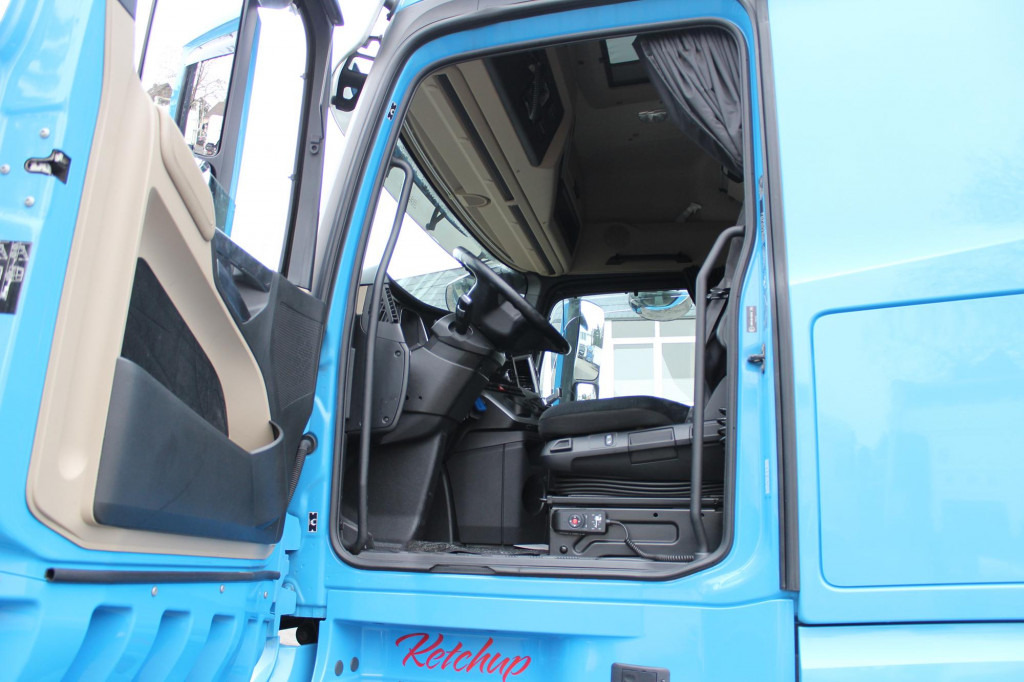 Furgoneta Mercedes-Benz Actros 2548 Koffer Retarder Schlafkab Kühlbox