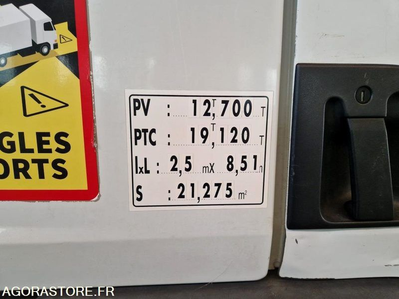 Furgoneta Renault 19T BOM SEMAT 16m3 405992 kms 2009
