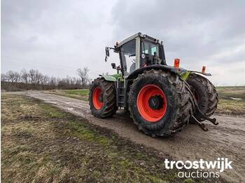 Tractor Claas XERION 3300: foto 1