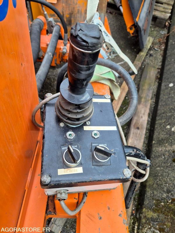 Desbrozadora de brazo EPAREUSE FRONTALE CMV 450F 1999