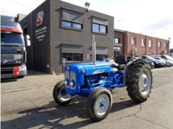 Tractor FORDSON dextra: foto 1