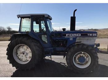 Tractor Ford TW 25: foto 1